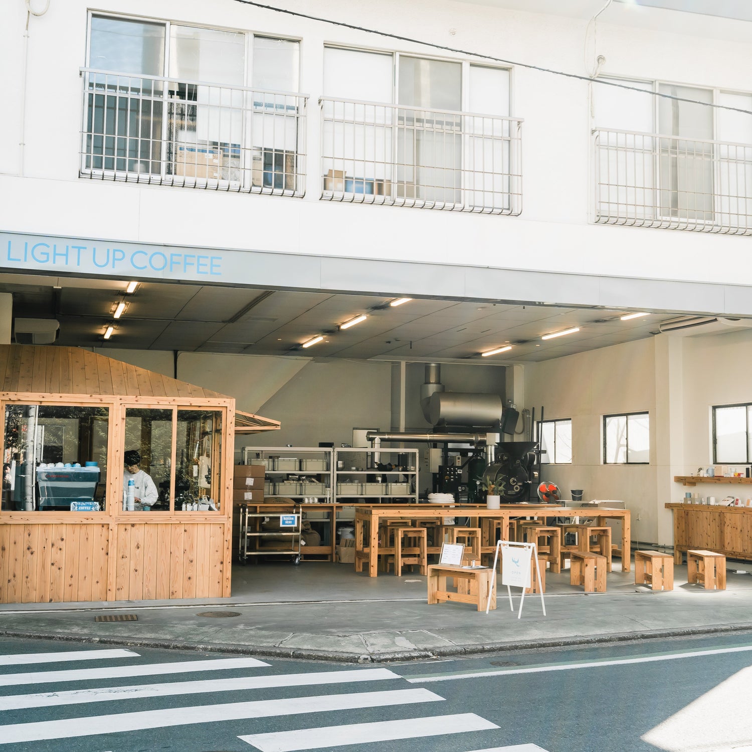 LIGHT UP COFFEE · Mitaka